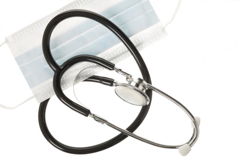 Primer plano de diferente material médico.