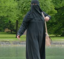 Pensar que prohibir el “burka” va contra la libertad