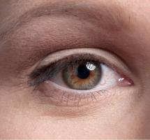 PrimerÃ­simo primer plano de un ojo con conjuntiv