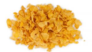 MontÃ³n apilado de cereales sobre fondo blanco