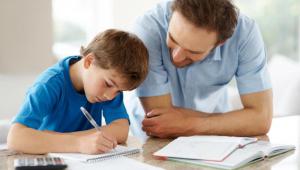 ayudar-hijos-hacer-deberes