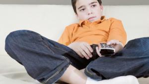 controlar-horas-que-ven-television-ninos