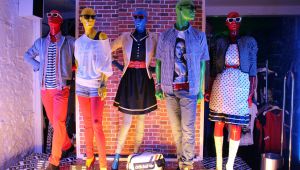 Fomentar en los hijos una actitud crítica ante las modas