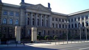 ¿Reducir y controlar la discrecionalidad de los órganos que otorgan licencias o autorizaciones administrativas?