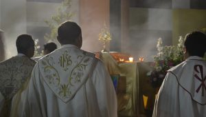 ¿Pensar que los sacerdotes pueden perdonar los pecados?