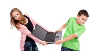 Niños que no comparten el ordenador