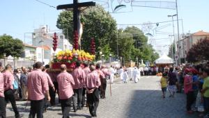 expresar tradiciones religiosas en espacio público