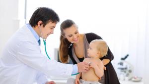 ¿Llevar al bebé al médico de cabecera?