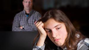 ¿Oponerme a la relación de mi padre viudo con su nueva pareja?